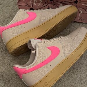 Nike Women's Beige and Pink Sneakers